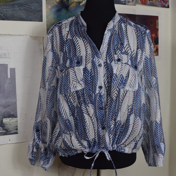 LARK LANE sheer lightweight blue pattern button-up - Picture 1 of 9